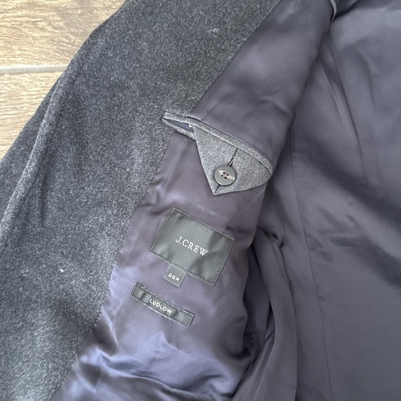 J.Crew Ludlow Men's 36R Wool Cashmere Gray 3-Button Overcoat - Picture 3 of 12